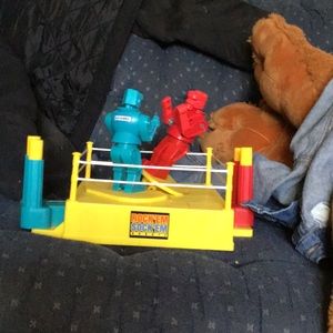 Rock’em sock,em robots